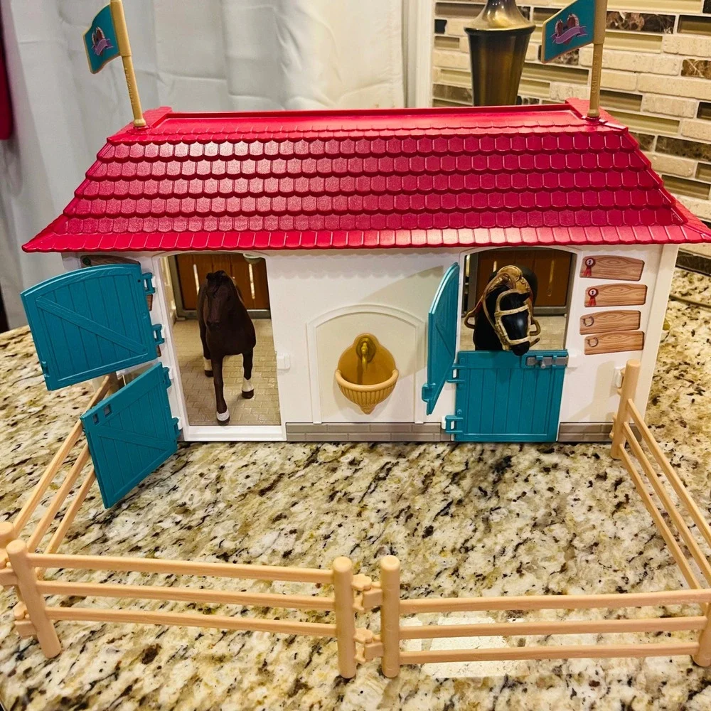 Schleich Horse Club Lakeside Country House and Stable Playset with Horses 42416